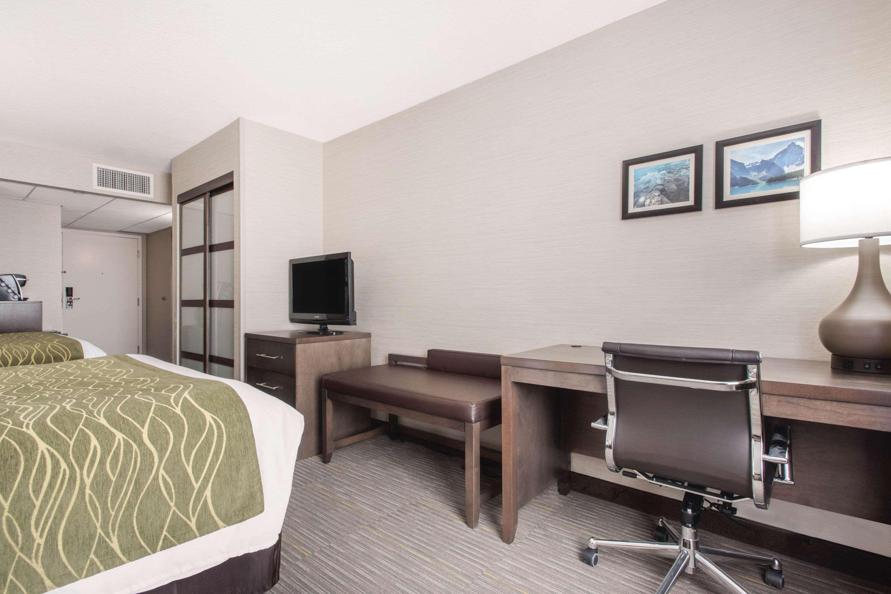 Comfort Inn & Suites Red Deer Exterior foto