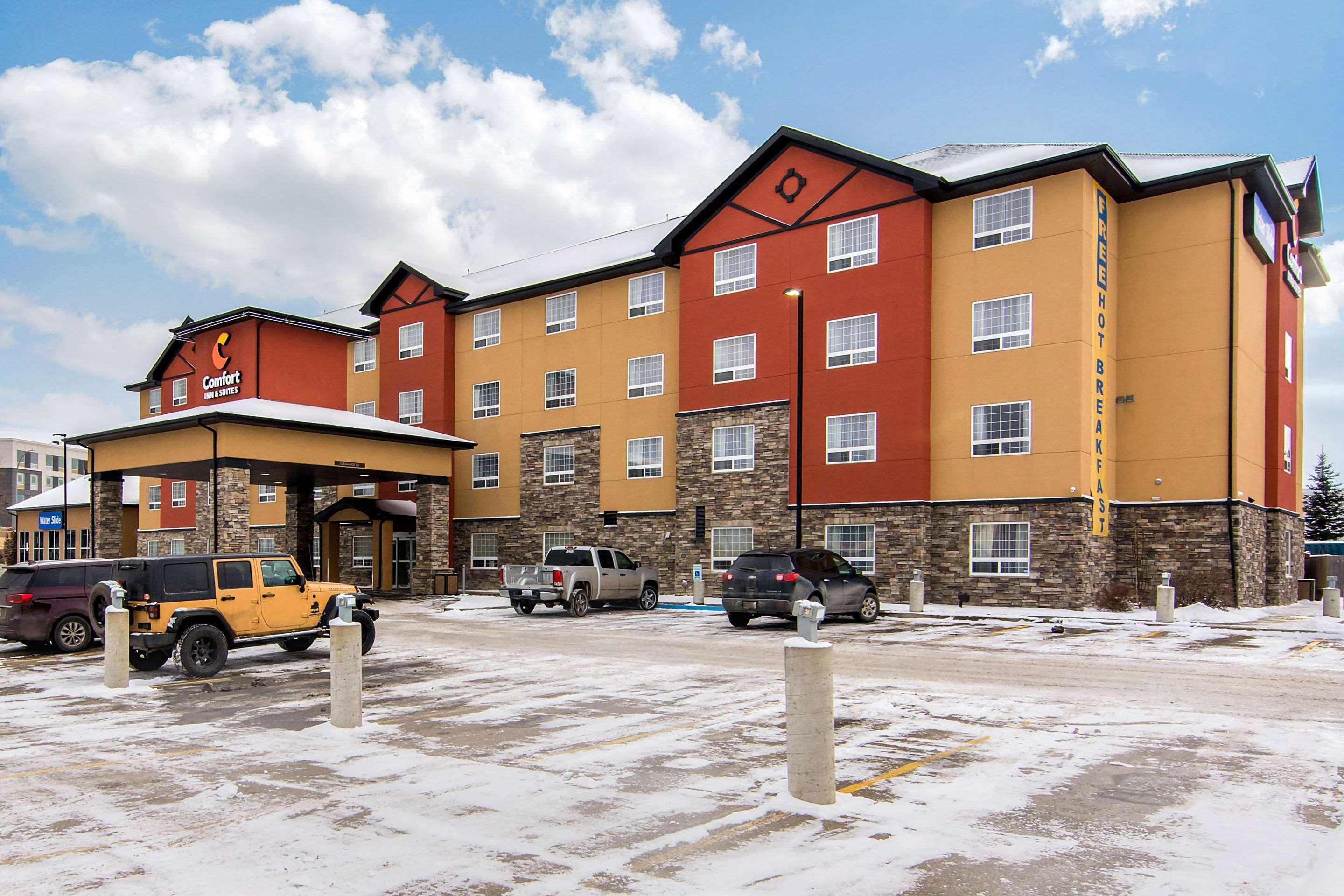 Comfort Inn & Suites Red Deer Exterior foto
